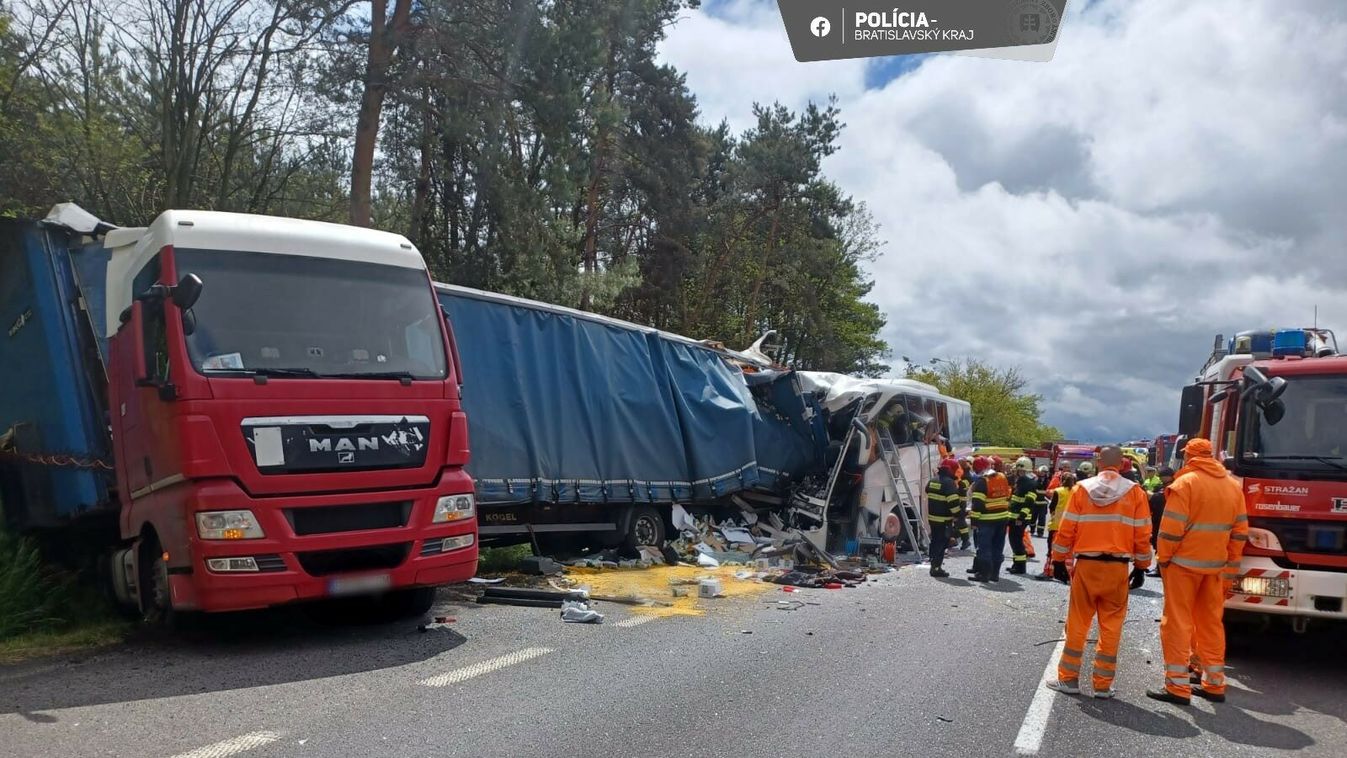 Szlovákiai buszbaleset: 18 utas hazaérkezett, ketten továbbra is mélyaltatásban vannak