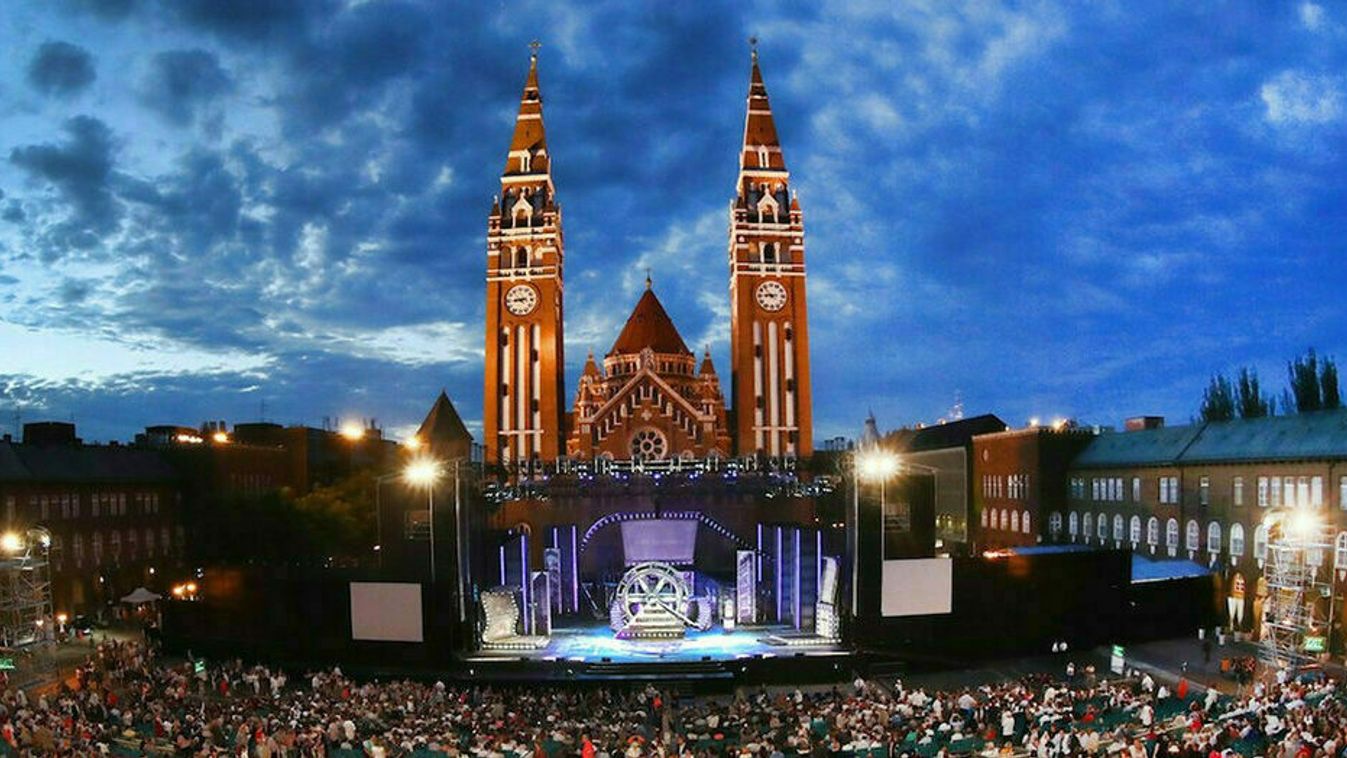 Operett-opera gálát rendeznek a Szegedi Szabadtéri Játékokon
