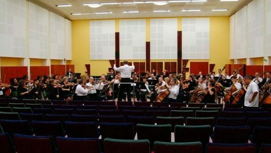 Új művészeti vezetője van a Szegedi Szimfonikus Zenekarnak