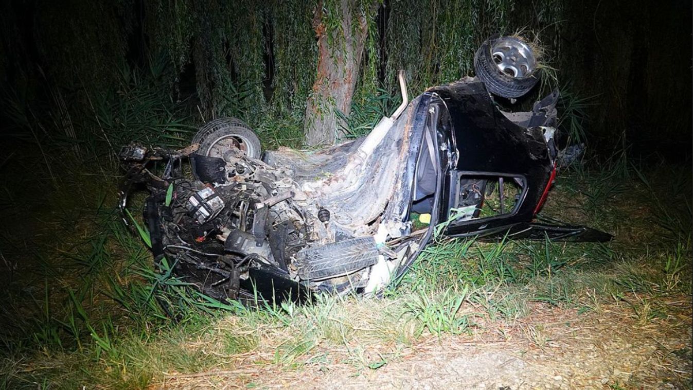 Súlyos baleset történt Földdeáknál, újra kellett éleszteni a fiatal sofőrt