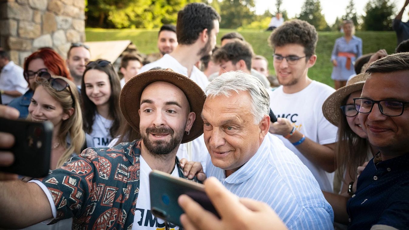 Orbán Viktor meglátogatta az erdélyi MCC egyik központját is