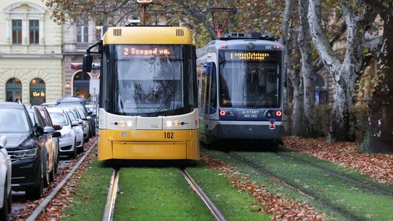 Szeged: hétfőtől visszaáll a normál menetrend szerinti villamos közlekedés