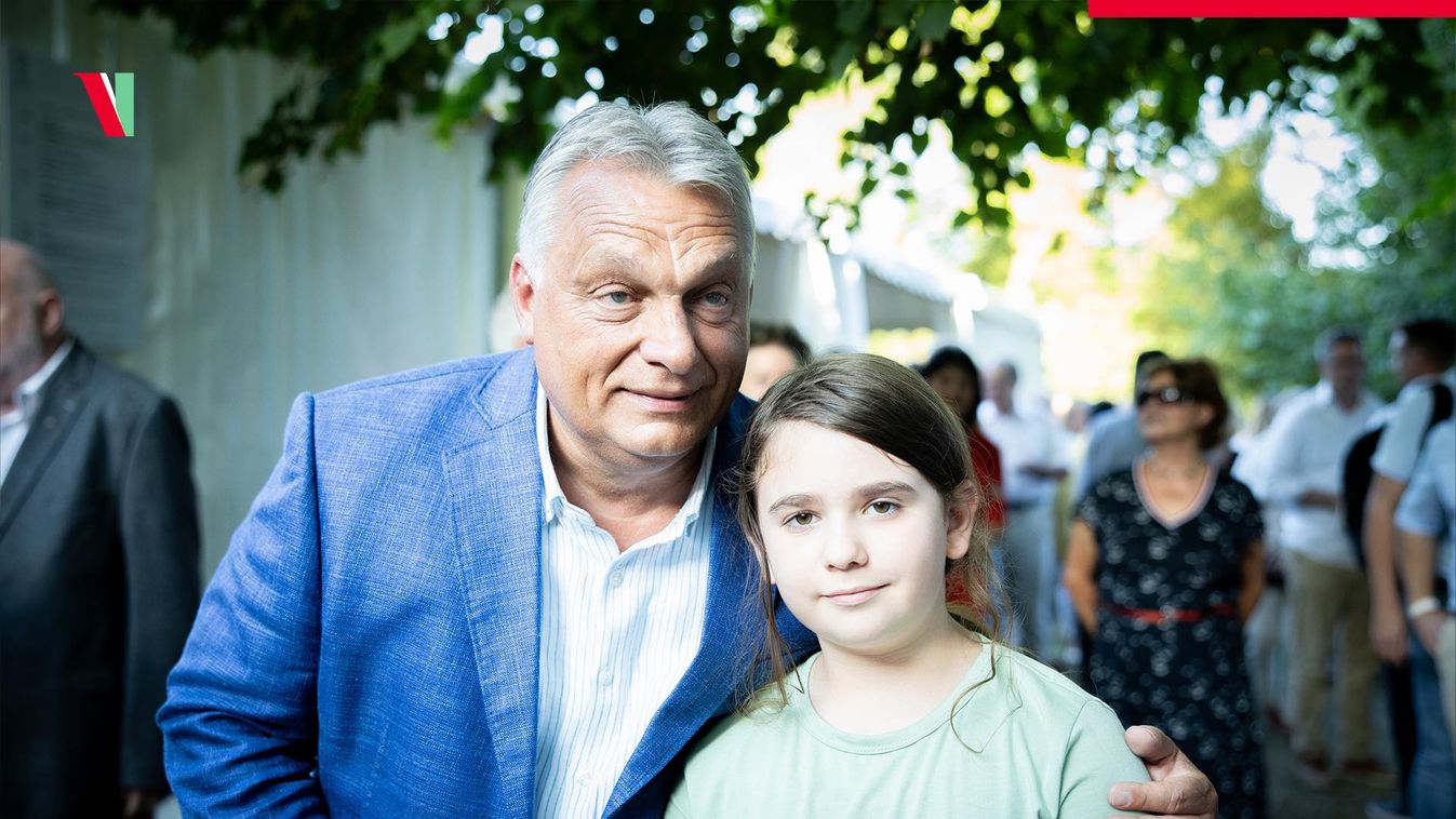 Szelfialbumot osztott meg Kötcséről Orbán Viktor
