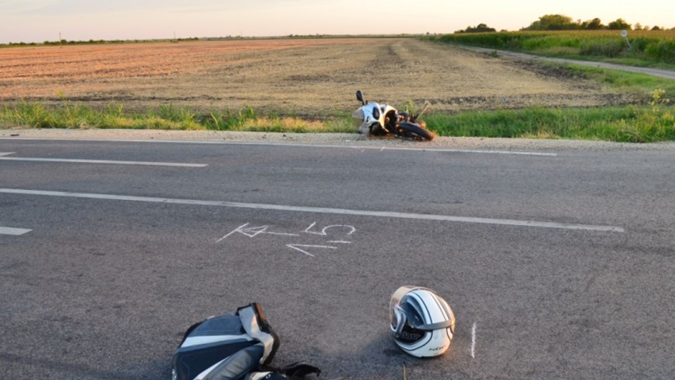 Motorkerékpárral ütközött egy autó Szentes közelében