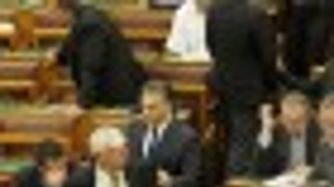 Parlament: Orbán szerint a gyarmatosítás kora lejárt + FOTÓK