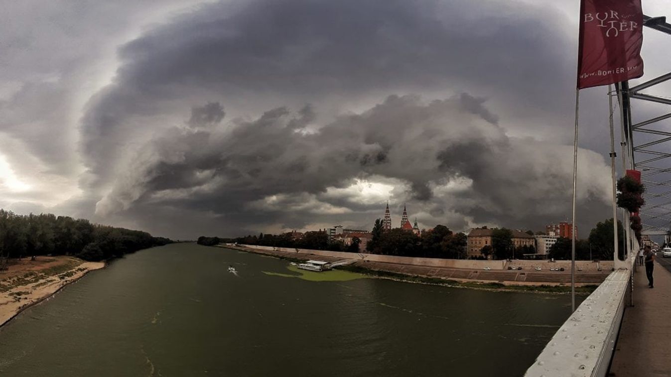 Gustnado tombolhatott Szegeden a meteorológus szerint - VIDEÓVAL!