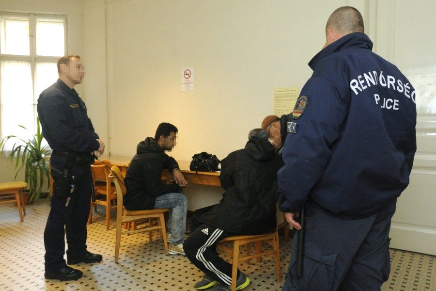 Illegális bevándorlás - Elõzetes letartóztatásba kerültek