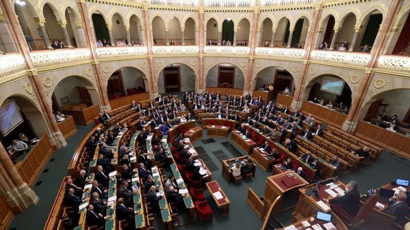 Békepárti határozatot nyújtott be az Országgyűlésnek a Fidesz és a KDNP