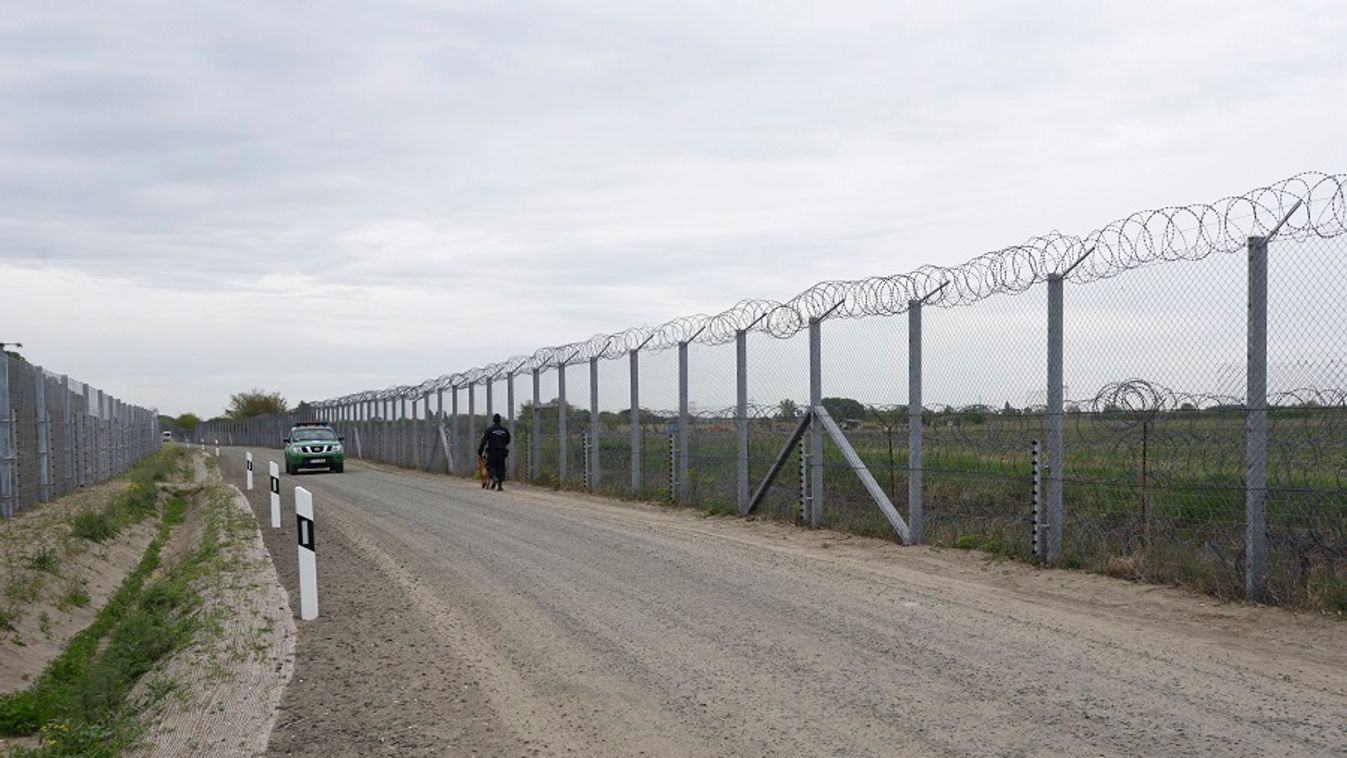 A megnövekedett migrációs nyomás miatt ismét ezer honvéd vesz részt a déli határ védelmében