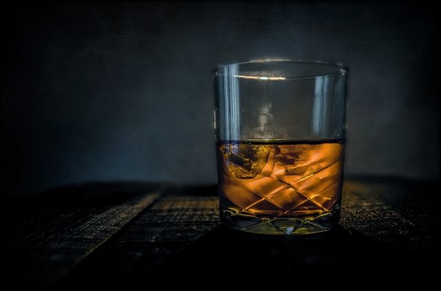whiskey_alkohol_pohar