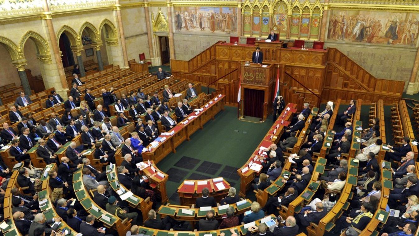 Folytatódik a jövő évi büdzsé általános vitája a parlamentben