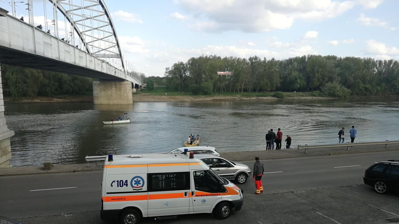 1 ember ugrott csütörtökön a Tiszába, 21 ember mentette