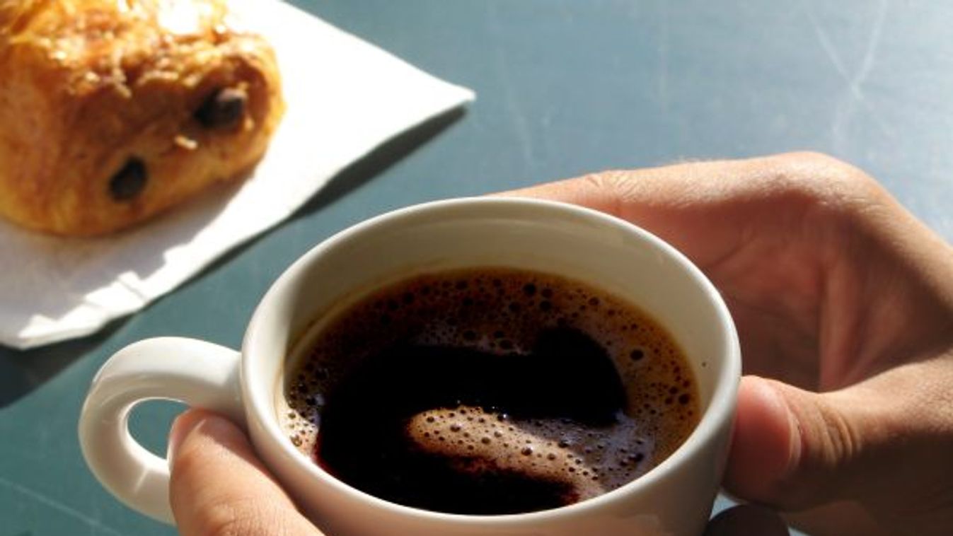 Csökken a szürkeállomány térfogata a rendszeres kávéfogyasztóknál