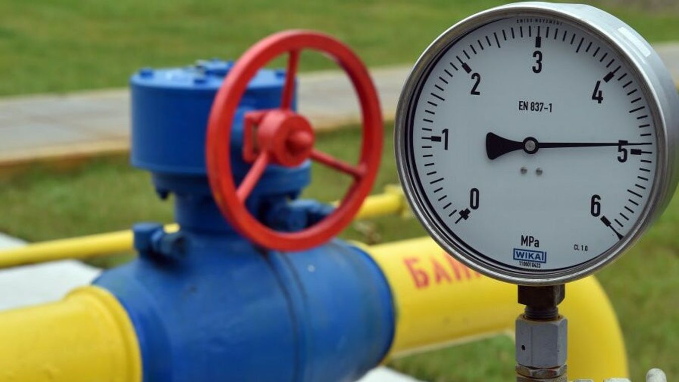 Sorra engednek a Gazpromnak az európai cégek, magyar vállalat is van köztük