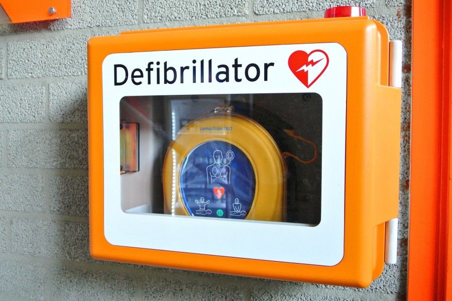 defibrillator_eletmentes