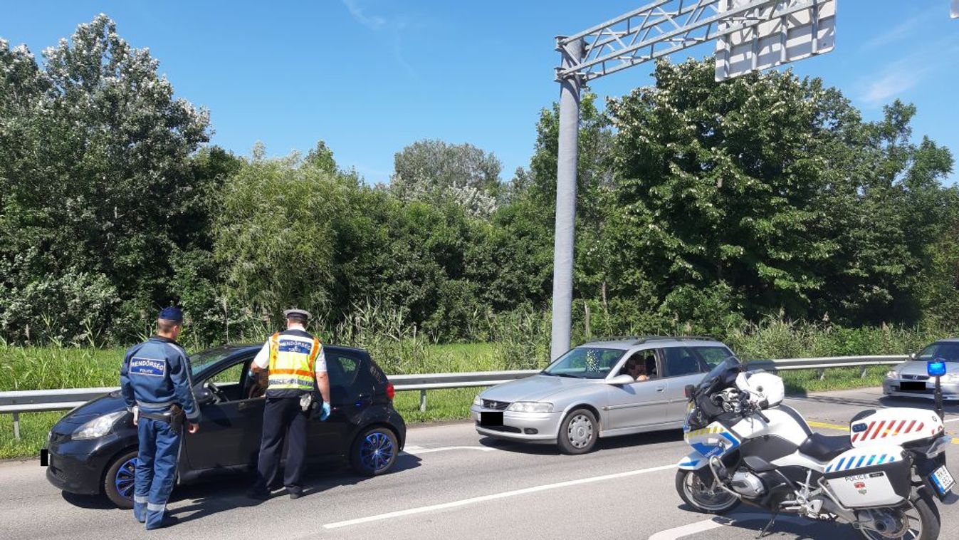 Közlekedésbiztonsági akciót tartanak a rendőrök Szegeden