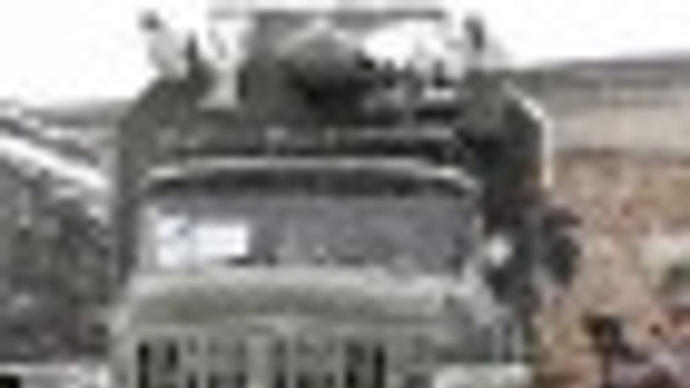 Több főútvonalon is katonaijármű-konvoj közlekedik a napokban