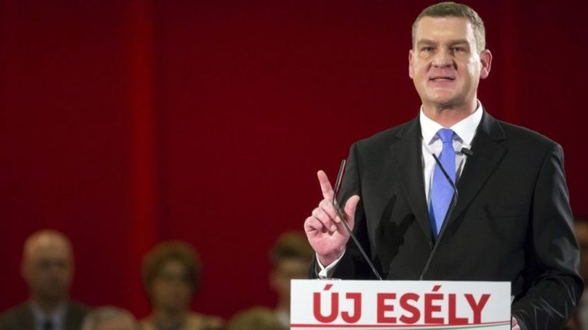 Nagyot esett a Jobbik, történelmi mélységben az MSZP