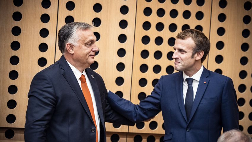 Macron francia elnökkel tárgyal hétfőn Orbán Viktor