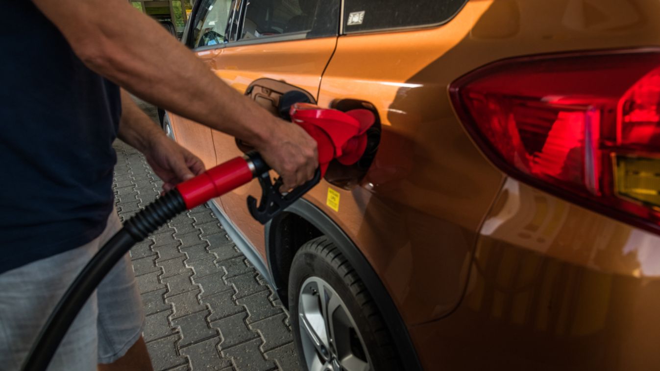 Gulyás Gergely: Lesz elég üzemanyag, a benzinárstop is marad