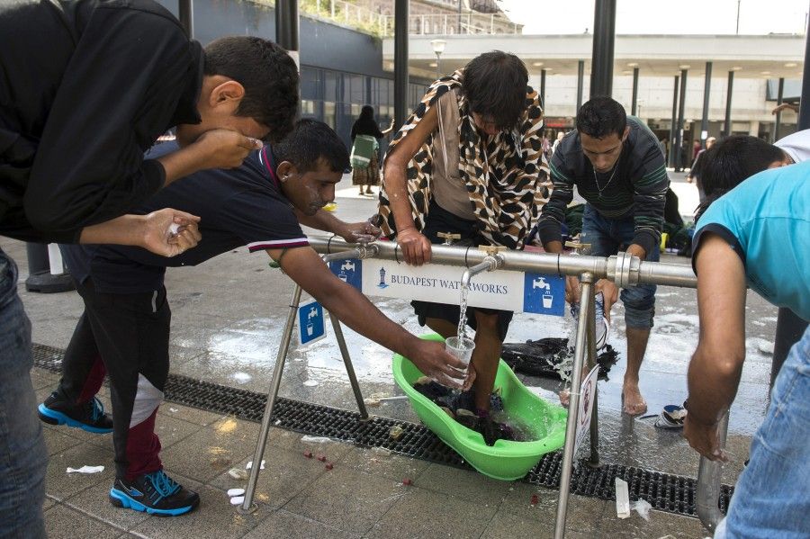 Illegális bevándorlás - Egyre több a migráns a Keleti pály