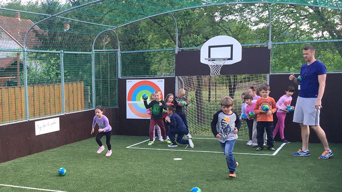 Elkezdődött az óvodai labdaprogram