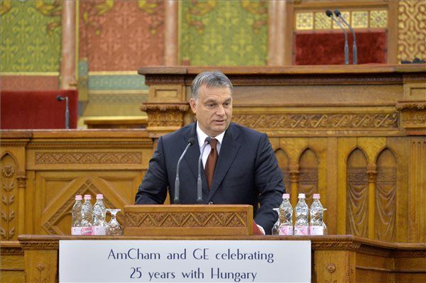 orban_parlament