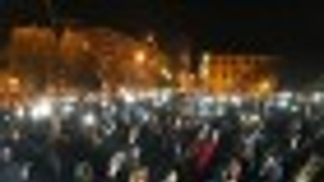 Internetadó: békésen ért véget a szegedi tüntetés + FOTÓK