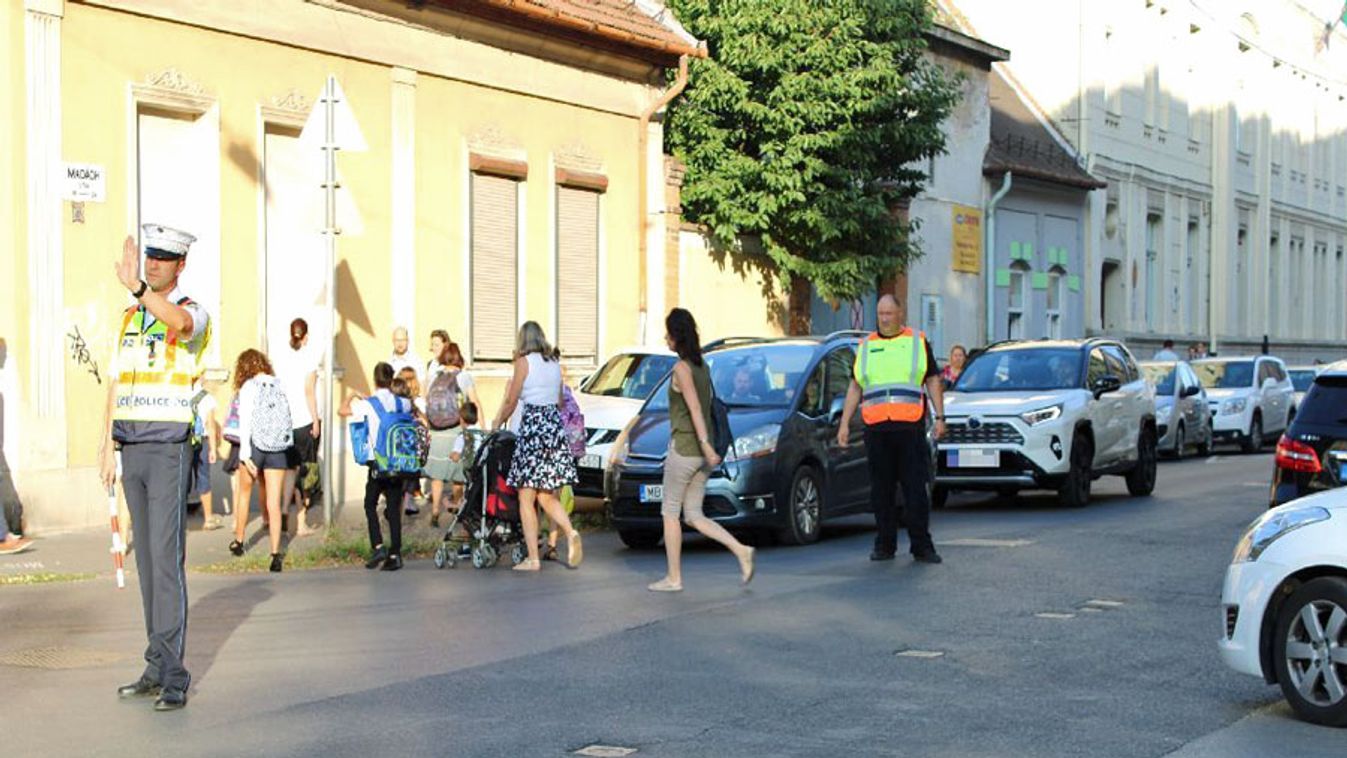 A csongrádi zsaruk továbbra is vigyázzák az iskolások biztonságát