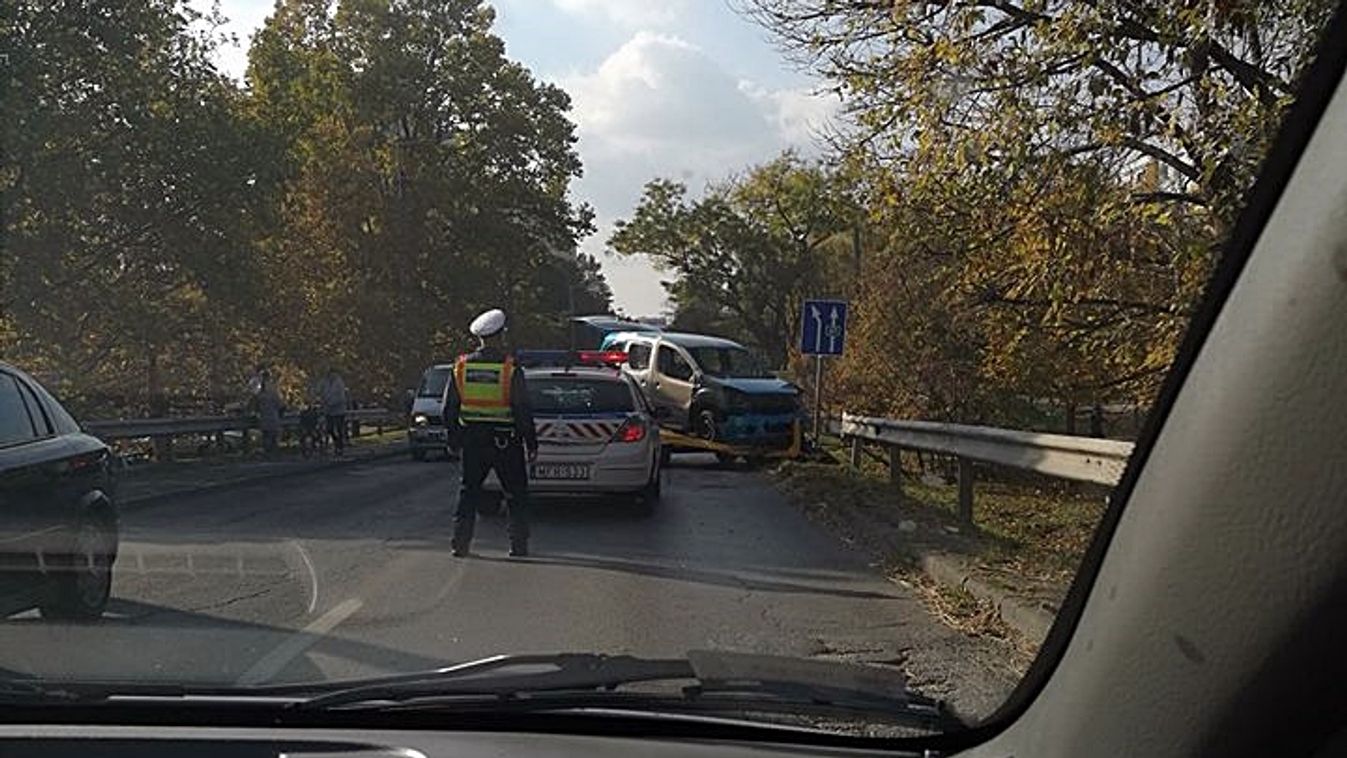 Egy elszabadult tréler okozott balesetet Szegeden