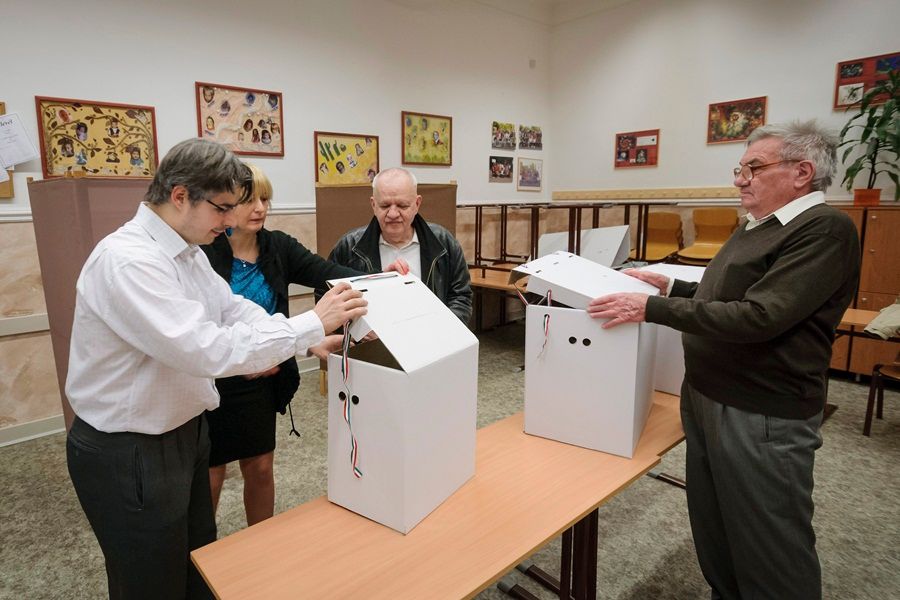 OGY2014 - Elkezdõdött a szavazás - Debrecen