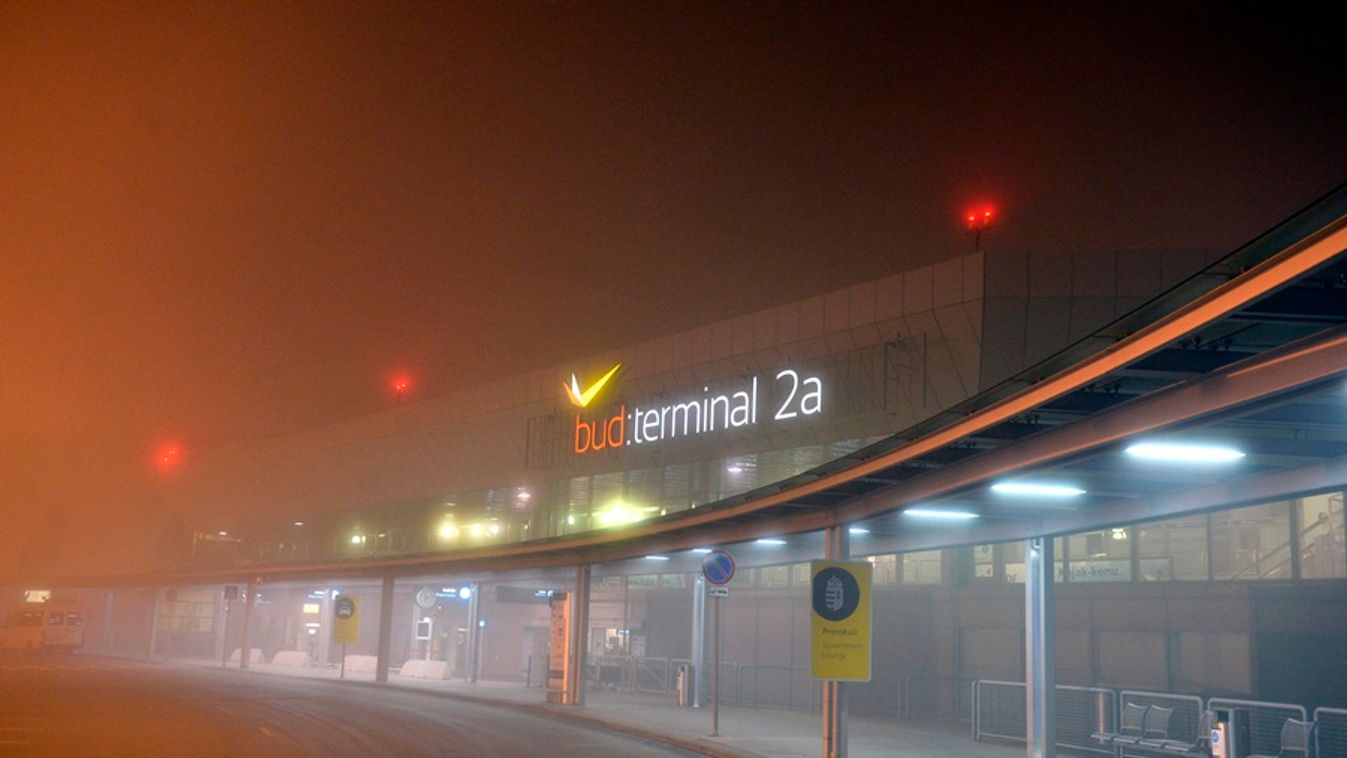 Leszakadt a mennyezet a budapesti repülőtéren