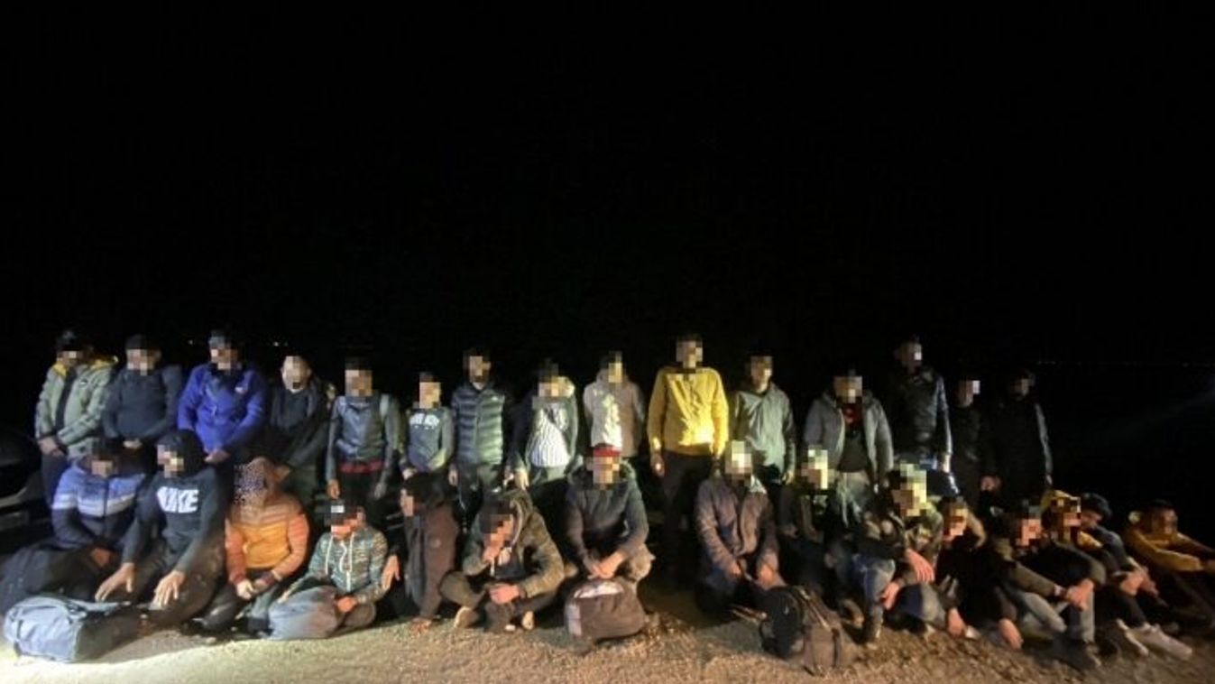 Közel 150 határsértőt tartóztattak fel éjszaka Csongrád megyében
