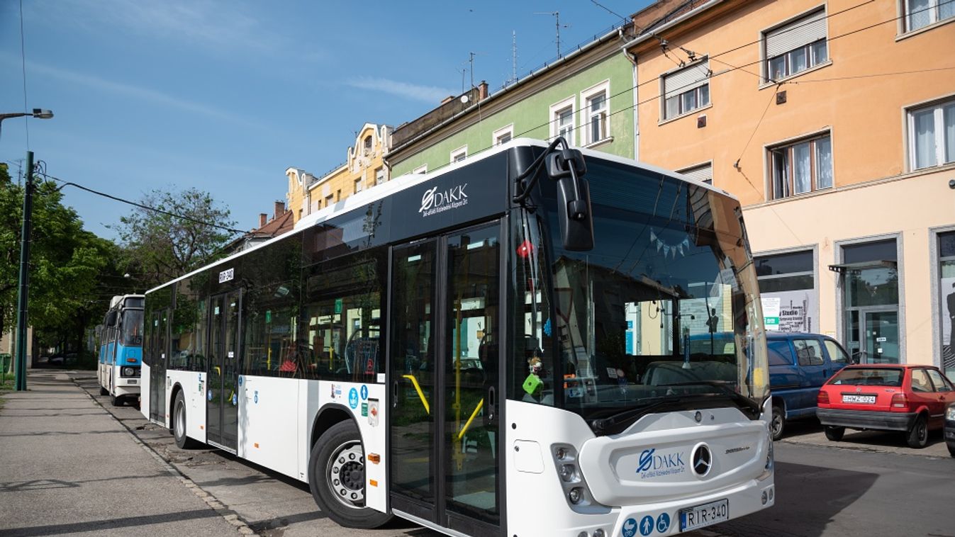 Elloptak és megrongáltak egy új buszt Szegeden