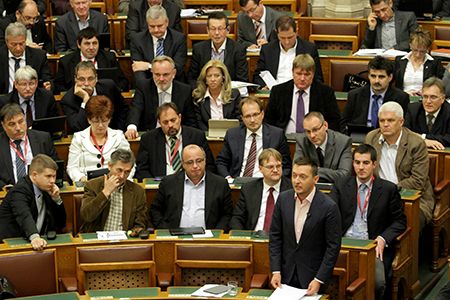 rogan_parlament