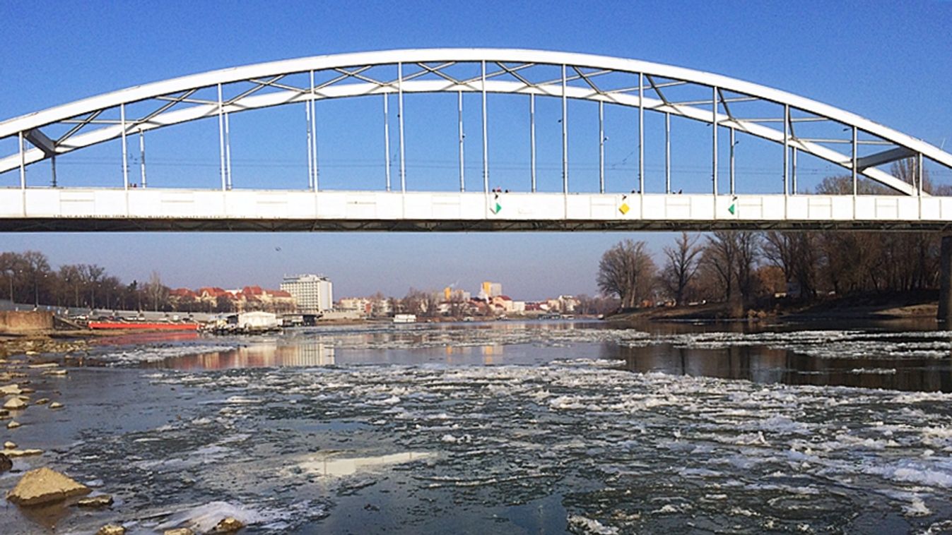 Árad a Tisza, lezárják a Huszár Mátyás rakpartot