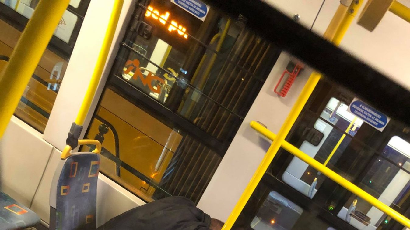 Már a villamosokon randalíroznak a hajléktalanok?
