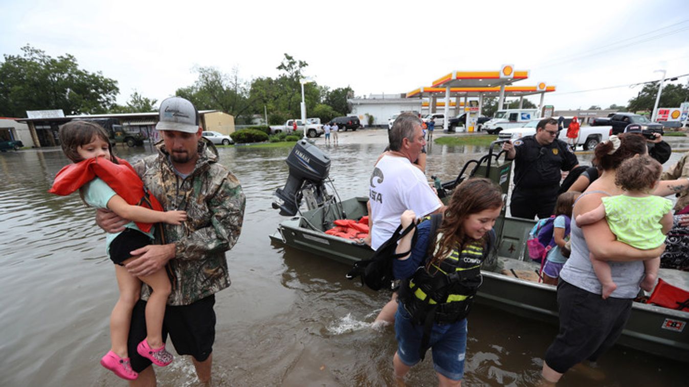 Magyarok is mentenek a vihar sújtotta térségben Texasban