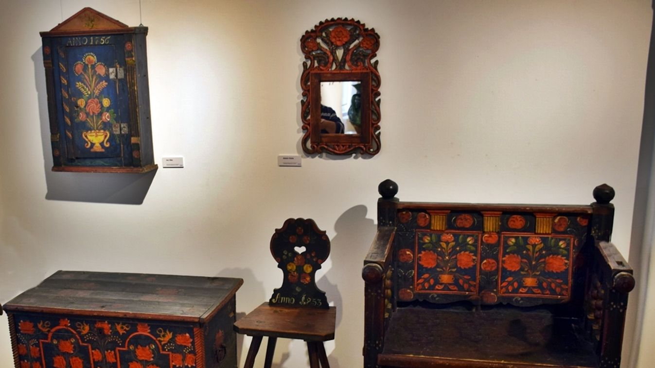 Népi bútorfestő kurzust hirdet a Tornyai János Múzeum