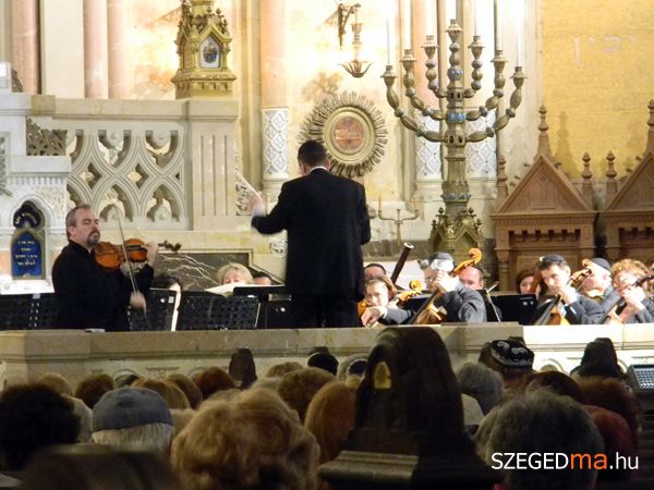 SZS20130518_szimfonikus_koncert_az_uj_zsinagogaban_007