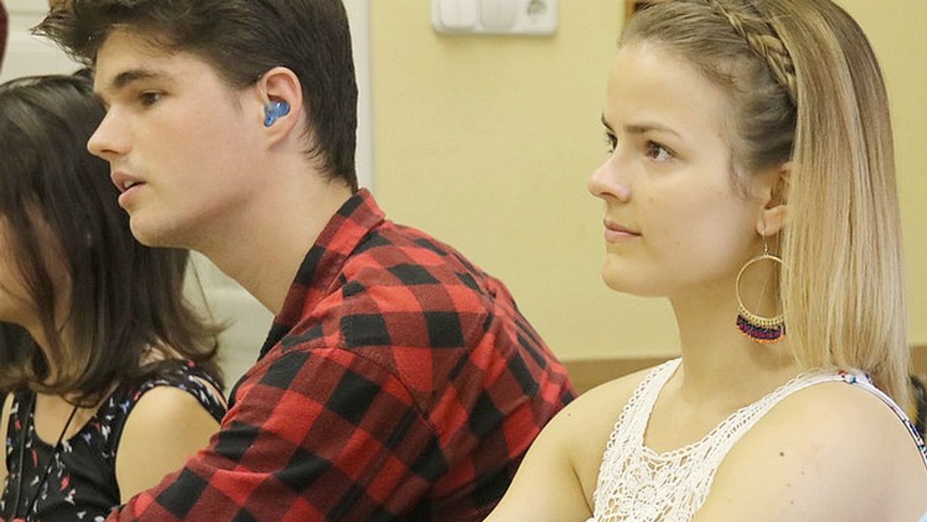 Hallókészüléket teszteltek a szegedi egyetemisták