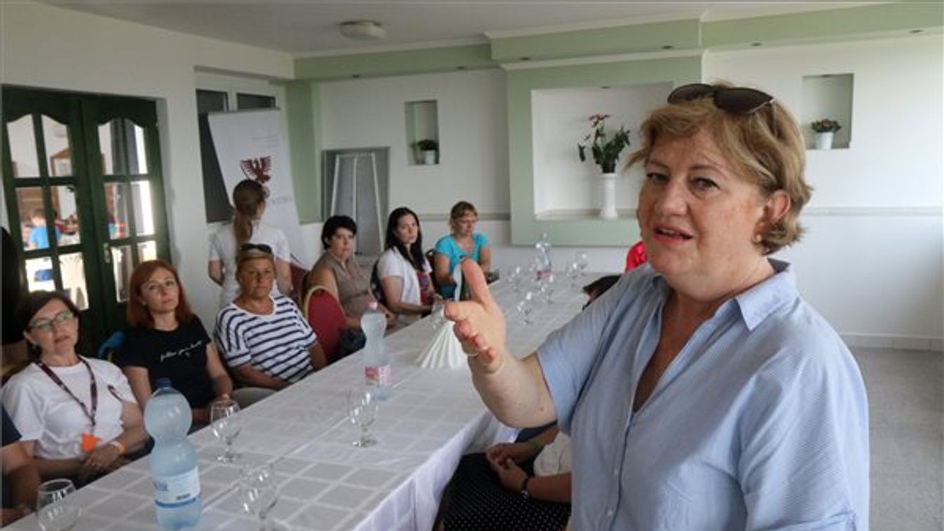 Szili Katalin: Magyarország felelősséget visel minden magyarért 