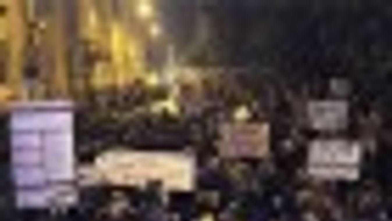 Internetadó - A szervezők szerint győztek a tüntetők Budapesten