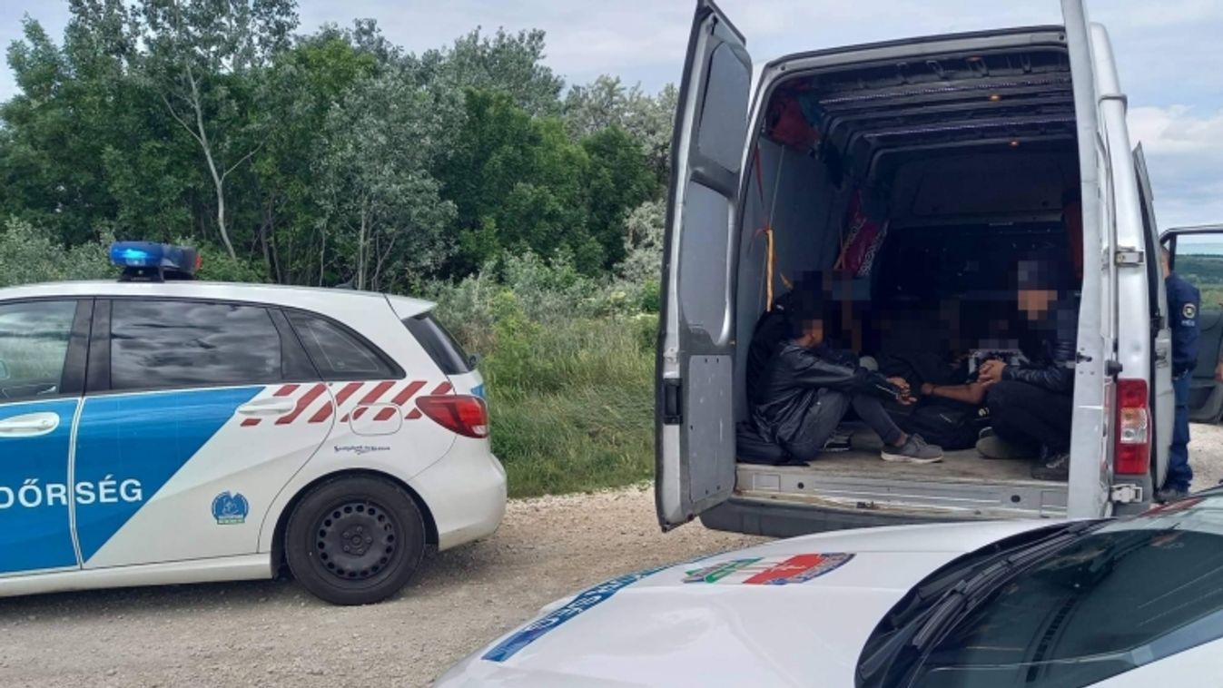 Embercsempész bandát számoltak fel Csongrád-Csanád vármegyében