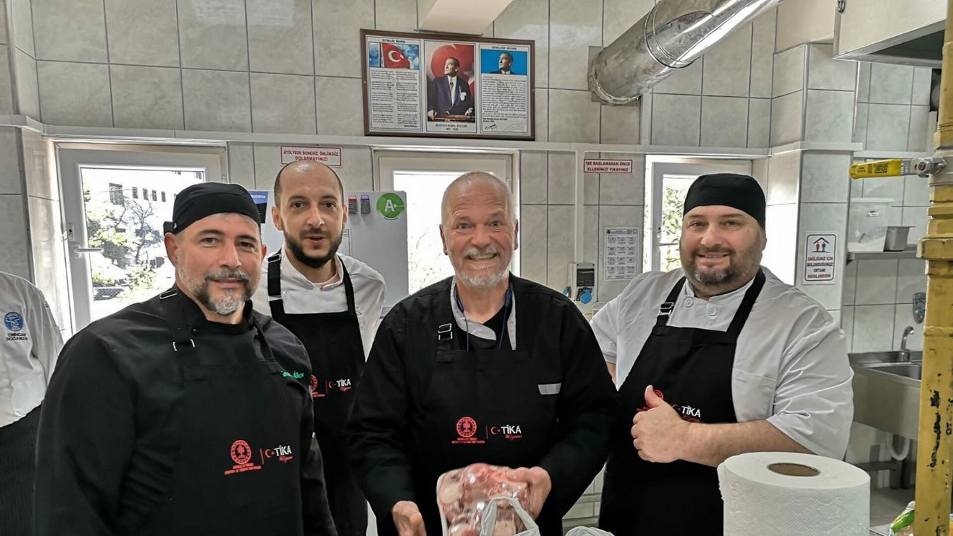 Magyar ételeket mutattak be Törökországban a mórahalmi szakácsok