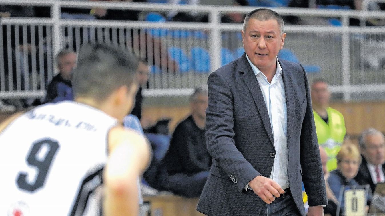 Szekulovics marad a Szedeák vezetőedzője