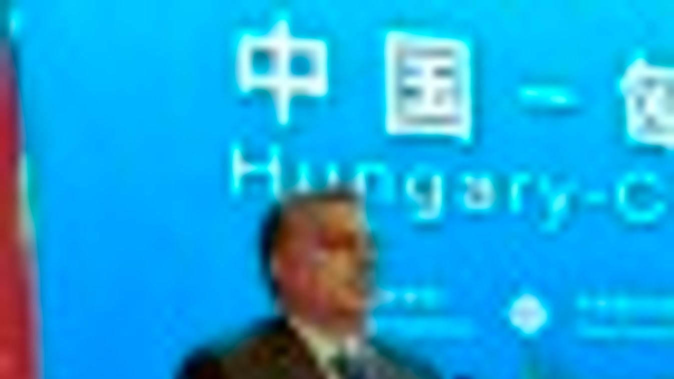Orbán Pekingben: 2016-ra 4 százalékos növekedés a cél Magyarországon