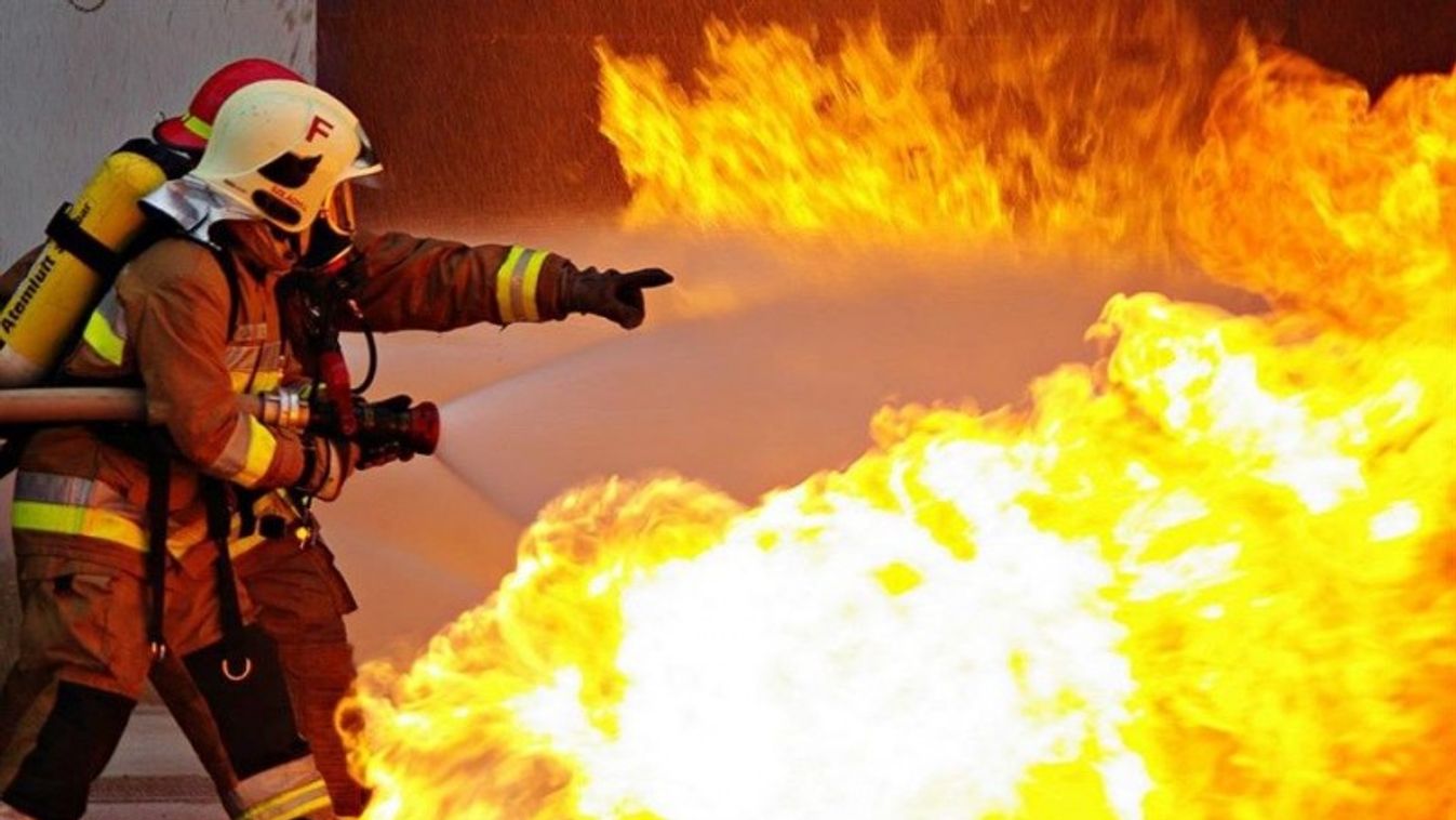 Négy tűzesethez riasztották a megye tűzoltóit