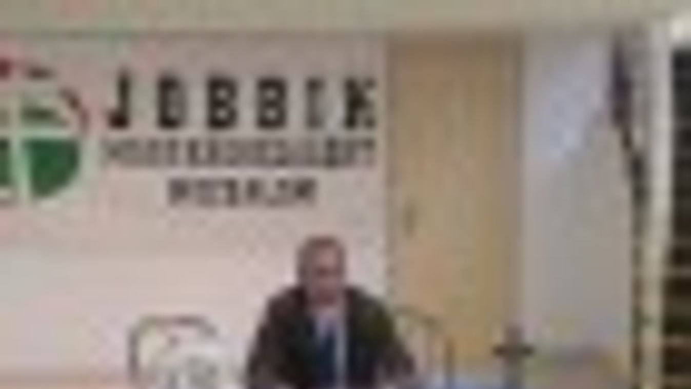 Jobbik: minden képviselő fogadjon be egy cigány családot