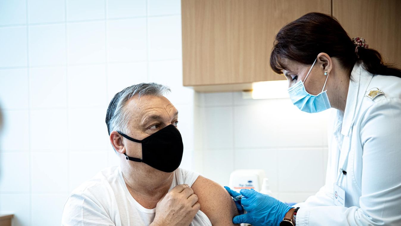 Orbán Viktort is beoltották a kínai vakcinával